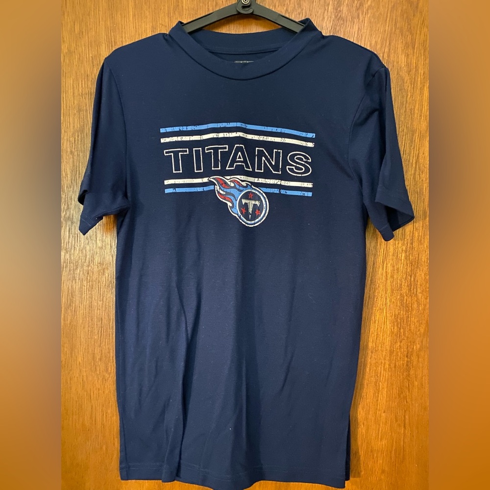 Men’s size small Tennessee Titans sleepwear shirt. Used